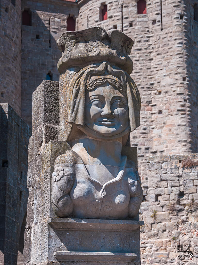Dama Carcas en la Puerta de Narbona, que ver en Carcassonne