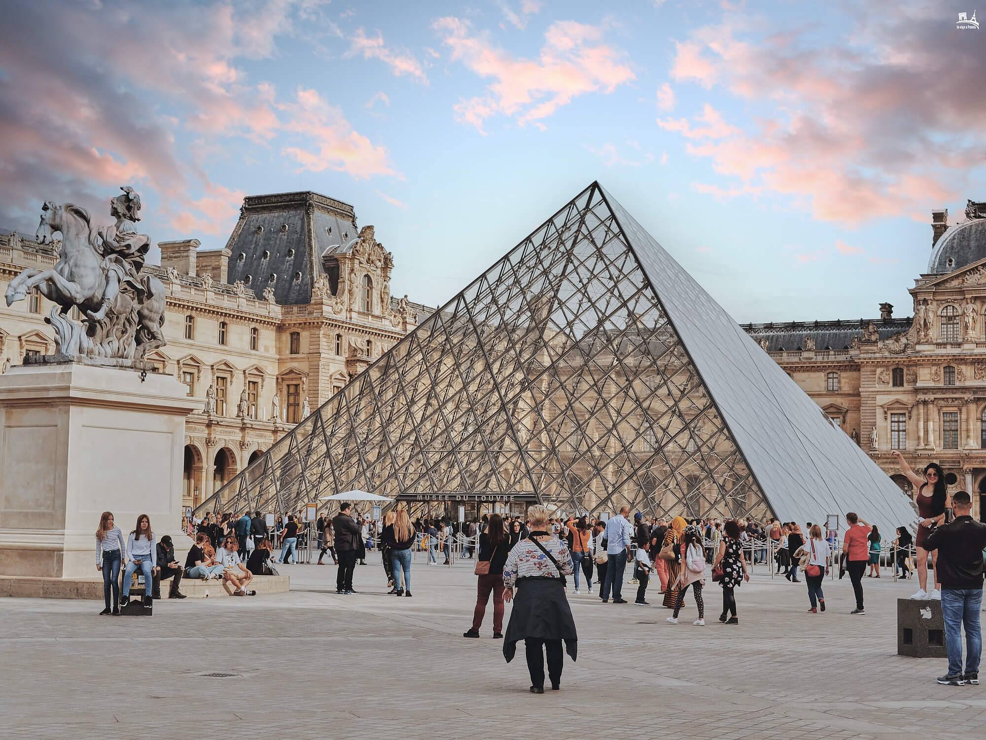 Museo del Louvre viajar a París