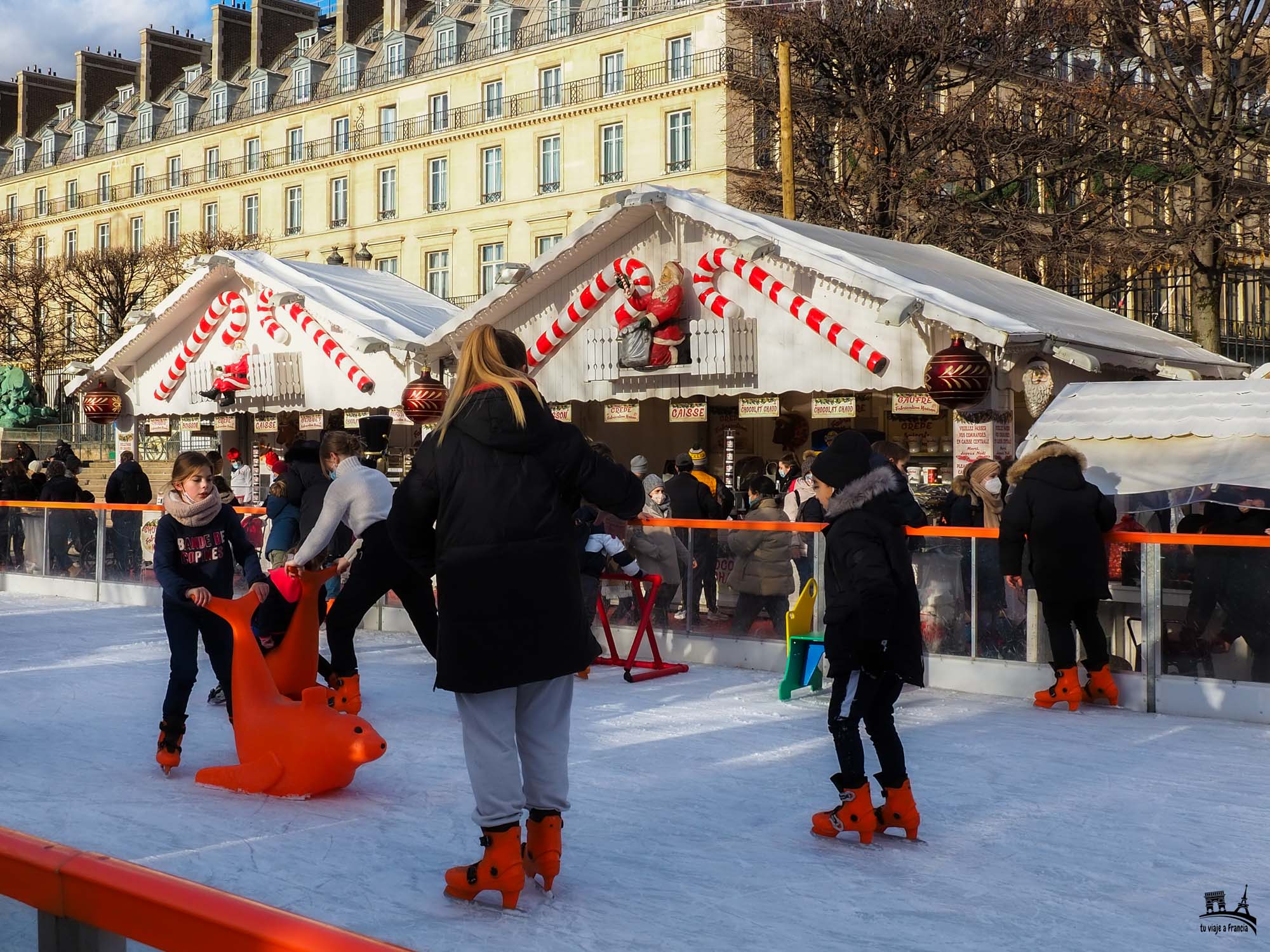 Pista de hielo del Jardín de las Tullerías, París en Navidad