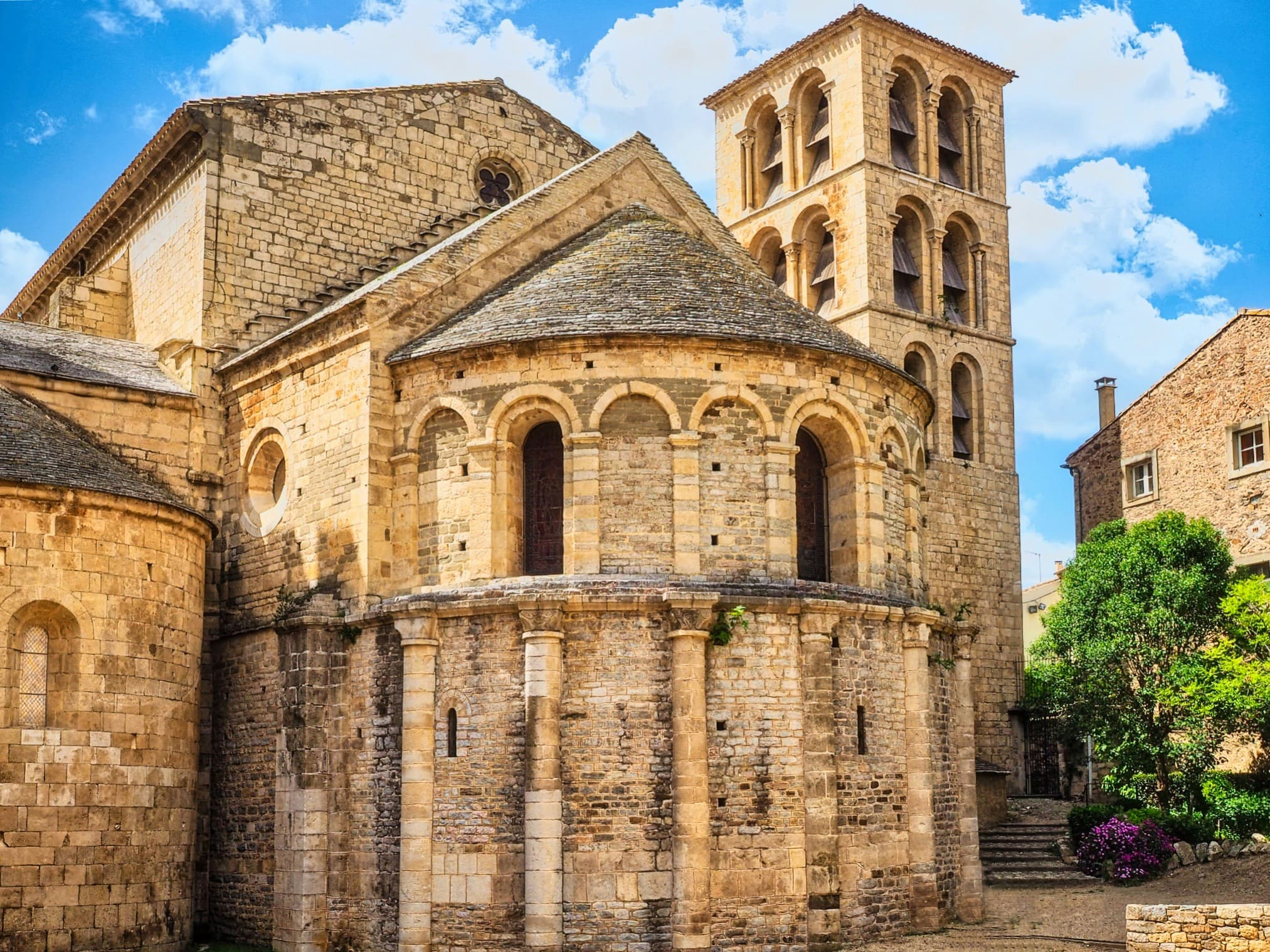 Abadía de San Pedro y San Pablo de Caunes-Minervois