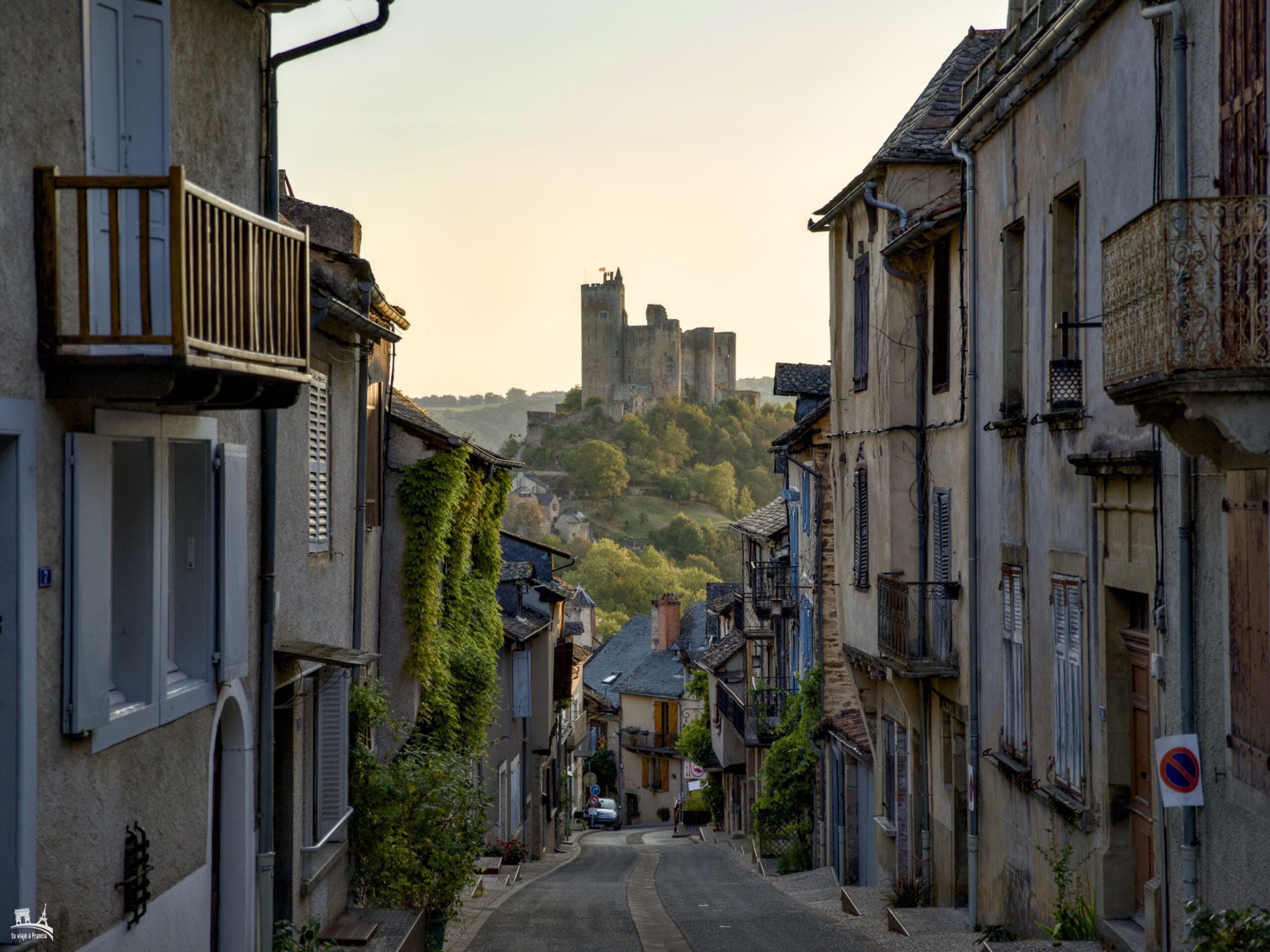 Najac con el castillo al fondo