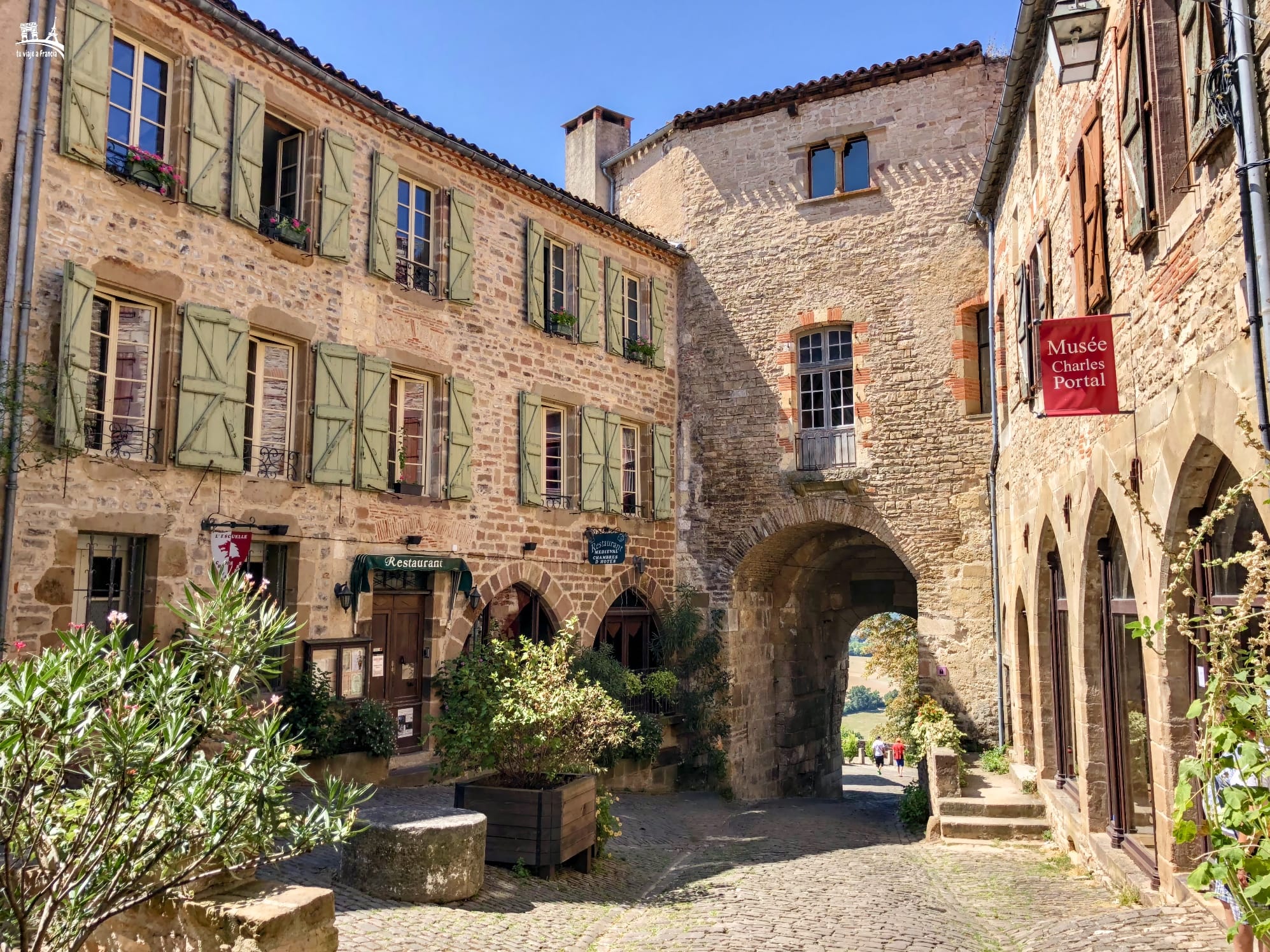 Calle de Cordes-sur-Ciel - Pueblos bonitos cerca de Toulouse