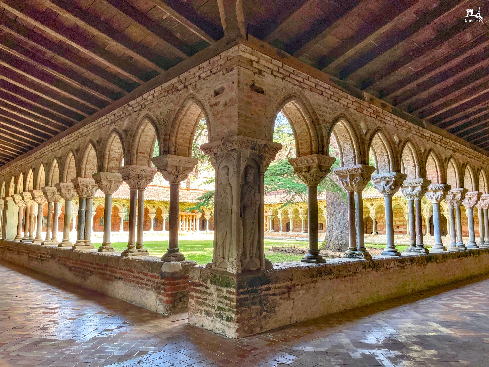 Claustro de la Abadía de San Pedro de Moissac - Suroeste de Francia