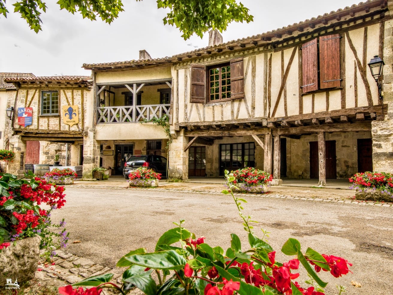 Plaza redonda de Fourcès - Suroeste de Francia