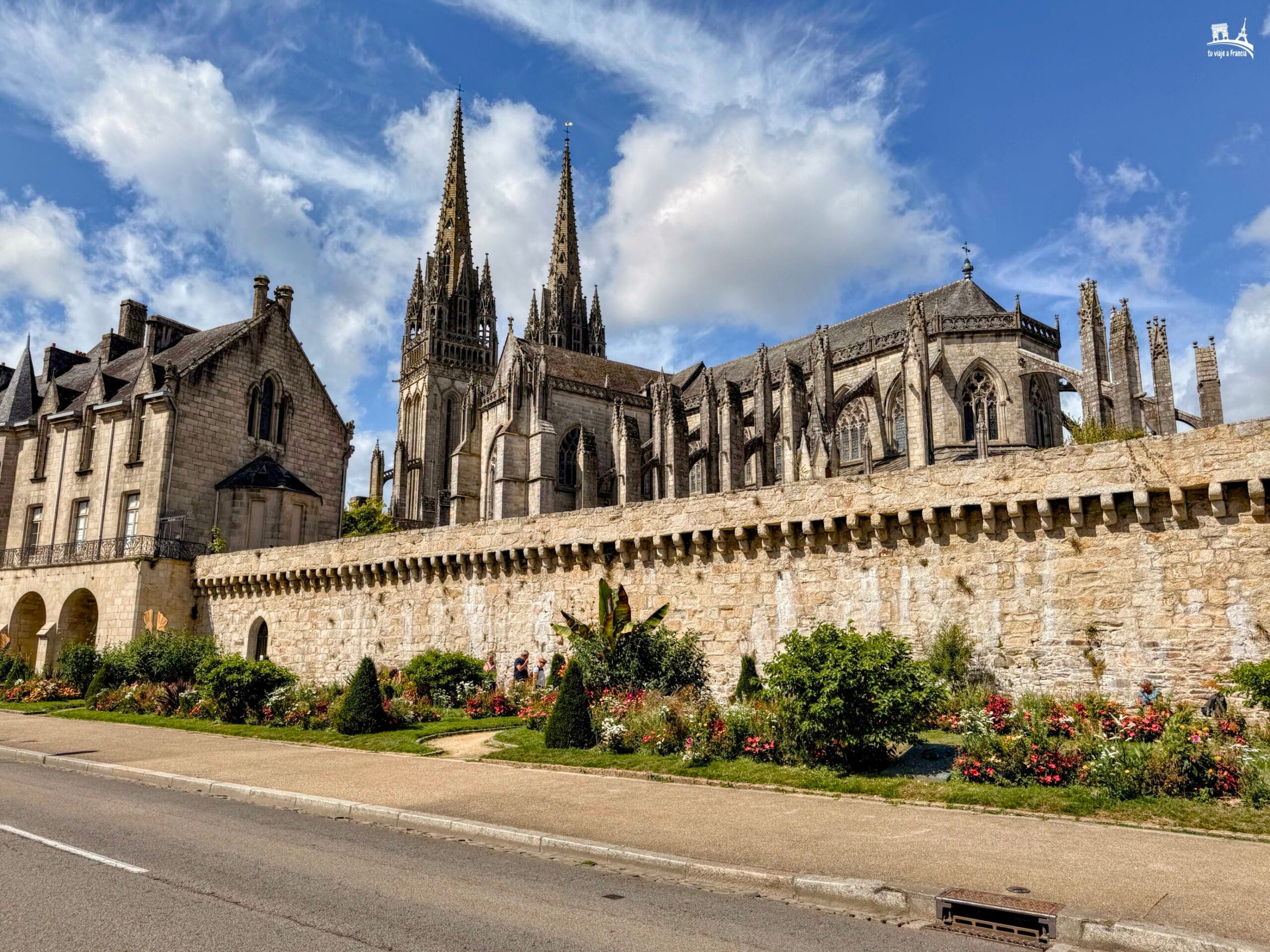 Murallas y catedral de Quimper Murallas y catedral de Quimper