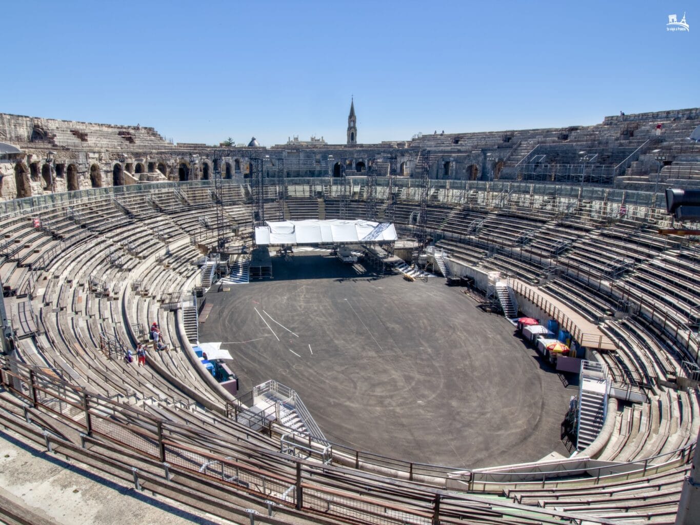 Interior de las Arenas de Nimes